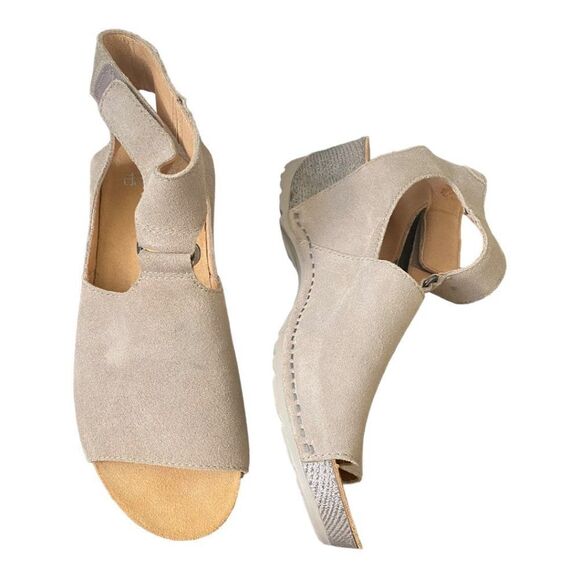 Dansko Tan Wedges - Picture 7 of 15